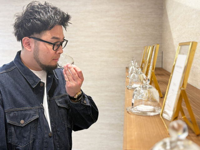 当工房の調香師が選び抜いた厳選40種類以上の香りをご用意。直感と感性を形にし、世界にひとつ、自分だけの特別なフレグランス作りを楽しんでいただきます。_ふれぐらんす工房「香」浅草店