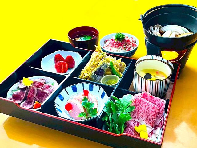 和牛すき焼きや天ぷら、ちゃんこ鍋の御膳料理_札幌相撲部屋娯楽