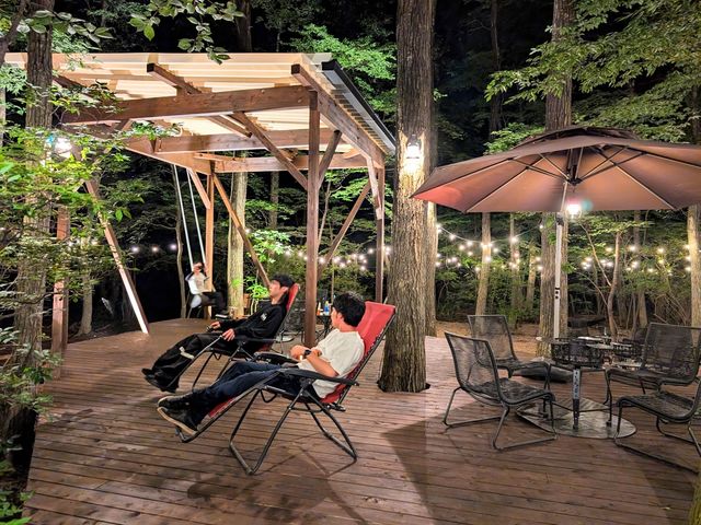 夜の"たき火"はライトアップが見事_グランピングカフェ&BBQ"たき火"