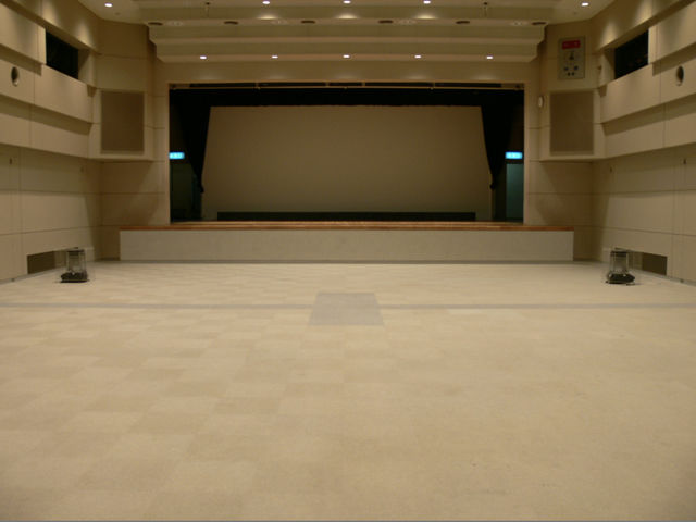 中ホール_能代市文化会館・アンフィニシアター能代