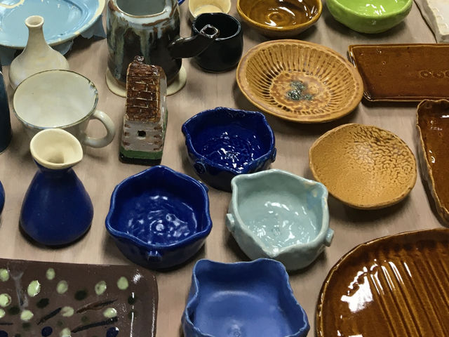 釉薬の色は青、緑、茶、黄色、白、黒、桃色から選べます♪_陶房 みっけ