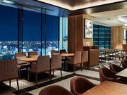 The Living Room with SKY BAR 三井ガーデンホテル名古屋プレミア18Fの写真1