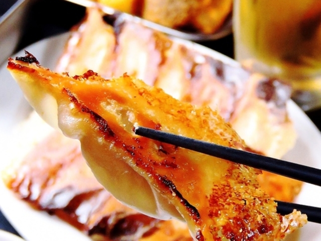 ドラゴン餃子酒場 大分中央町店の写真1