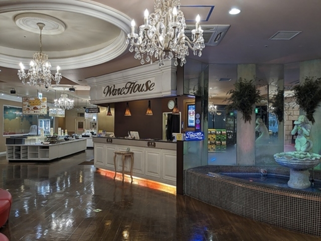 カラオケ ウェアハウス 三橋店の写真1