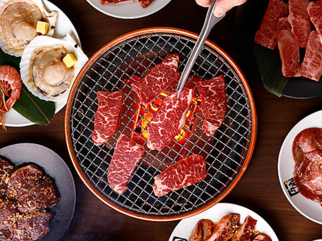 牛角 食べ放題専門店 鹿児島新栄店の写真1