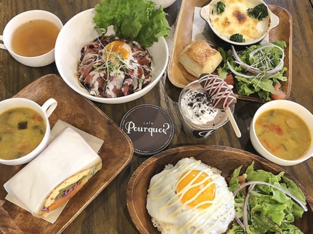 Cafe プルクワ 豊川店の写真1