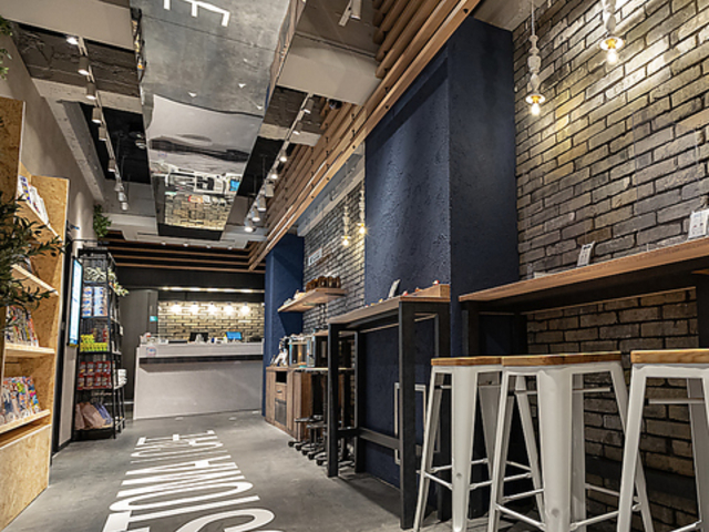 ネットカフェ カスタマカフェ 八重洲店の写真1