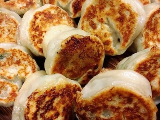 餃子酒場むぎとhacoの写真1