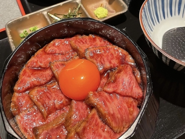 炭火和牛焼肉 もうもう亭 栄 広小路店の写真1