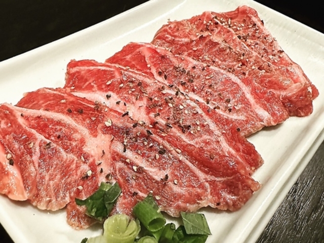 牛鶏焼肉 しゃーくの写真1