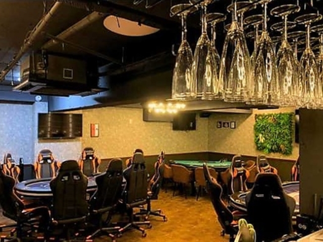 ARIES アミューズメントカジノバーの写真1