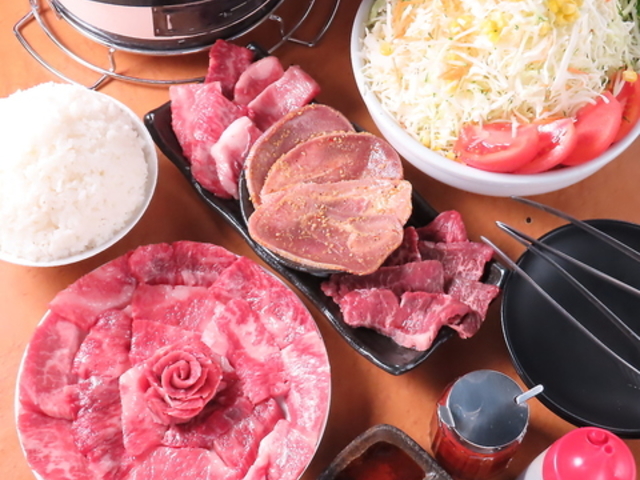 炭火焼肉ざんまい 湘南台店の写真1