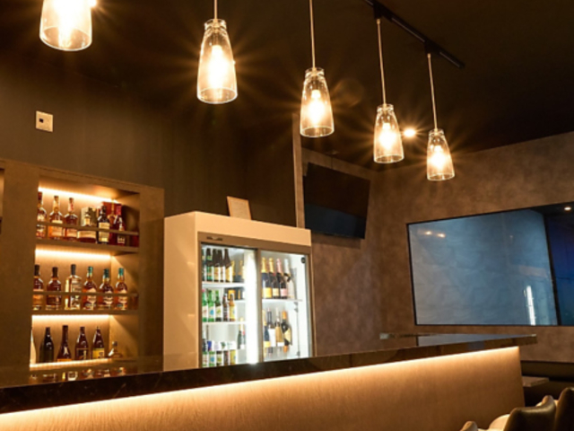 Golf Bar Holly &R3 ゴルフバーホーリーアンドアールスリーの写真1