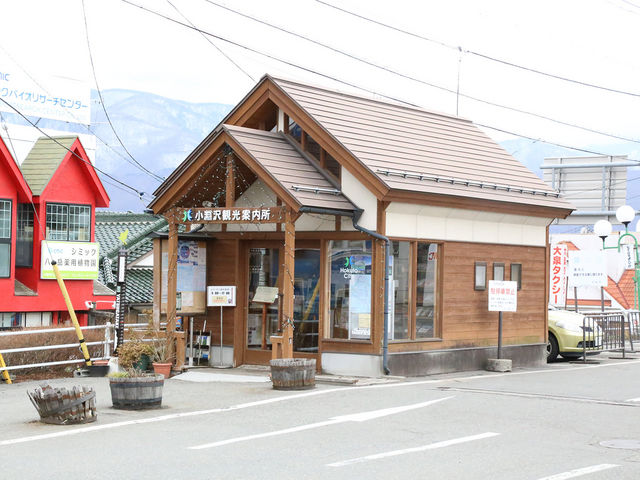 駅レンタカー 小淵沢営業所の写真1