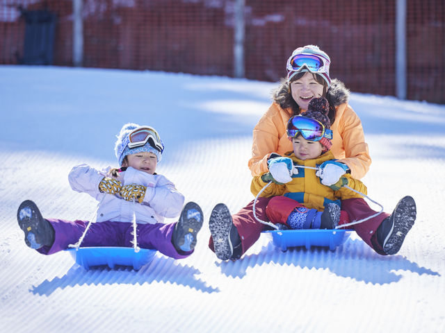 そり遊びや雪遊びができる「ちびっこ愛ランド」_ふじてんリゾート