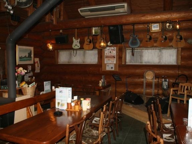 丸太小屋ライブレストランシーブリーズ