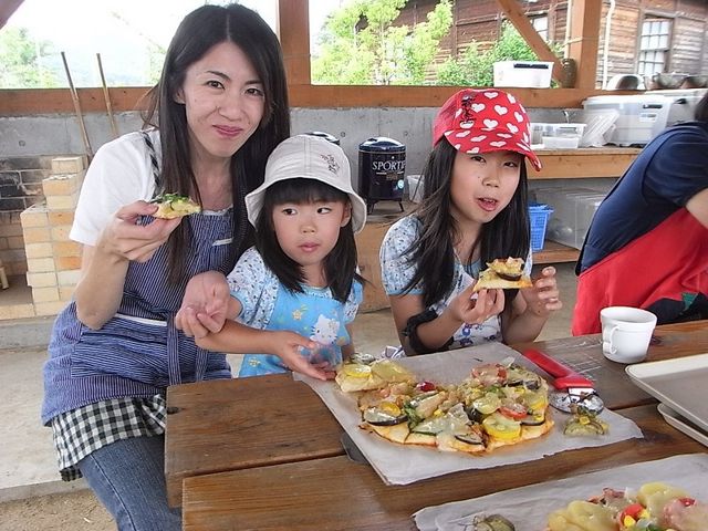 もりもりピザ焼き体験はいちばん人気。_つきだて花工房