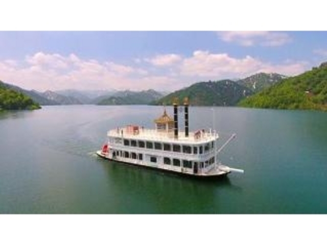 ファンタジア号_奥只見湖遊覧船
