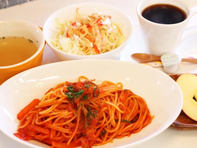 ピーターズ・カフェ(ハックの家)