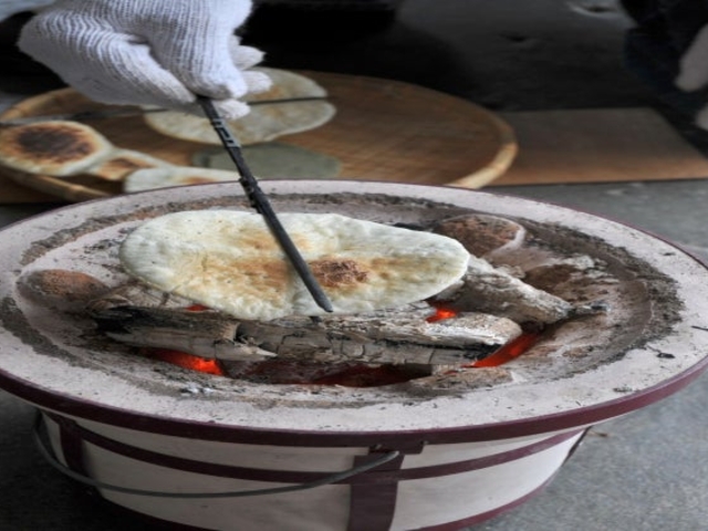 煎餅焼き体験_せんべい炭火焼体験