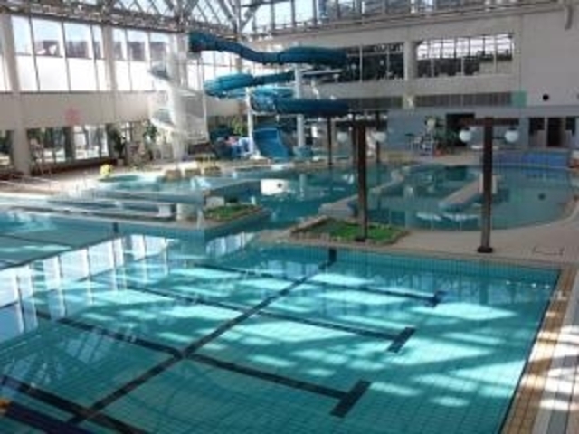 飛島村温水プールの写真1