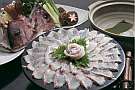 【お料理・通年】鯛のしゃぶしゃぶ。篠島は昔から鯛が美味しいと評判で、伊勢神宮に奉納している程。一例。