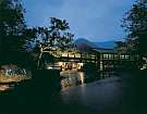 夕暮れ時の孫九郎外観