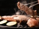 カットステーキ等食べ放題でどうぞ!