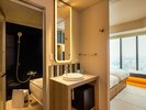 ツインルーム(2-3名定員):洗面スペース、浴室、トイレは独立した間取りです。