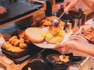 レストラン「ティーダ」朝食ブッフェ・お好みのバーガーが作れる