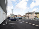 ホテルの裏側に第二駐車場がございます!