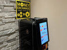 【外貨両替機】フロント階のロビースペースに設置しております。