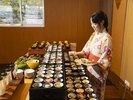 夕食ハーフビュッフェ・彩り鮮やかな「豆皿料理」