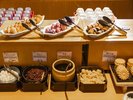 夕食ハーフビュッフェ・食後の甘味も充実
