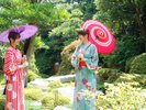 【庭園】日傘を差して記念撮影♪日傘は無料でお貸しします。