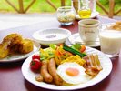(朝食イメージ)人気の新館レストランでの朝食!高原の朝をおいしい料理と共にお楽しみください。