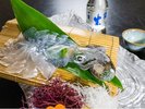 イカの活き造り(季節によって異なります)