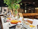 朝食会場「クロスロード」