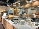 夕食ブッフェ会場「クロスロード」