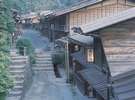 【妻籠宿】言わずと知れた中山道・妻籠宿。昼神温泉郷からは車で40分。時期によりバスツアーもございます。