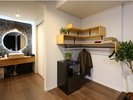 【デラックス客室】限定6室。洋間と和室を兼ね備えた20畳の広さ。春には客室から花桃がご覧いただけます。