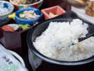 *【朝食】ご飯は、自家製の米を温泉水で炊いています!