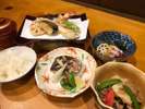 【夕食】ほっこり家庭料理!日替わりでその日の店主おまかせ!