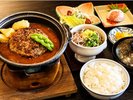 A4ランク以上の「おおいた和牛」を贅沢に使用した手ごねハンバーグをご賞味ください。