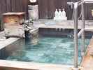 【貸切露天風呂・赤田の湯】離れのため完全プライベート空間。ご家族、ご友人と気兼ねなく。