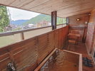【露天風呂付き客室(和室)】檜風呂を独り占め。屋根付きのため雨でも湯をご堪能いただけます。