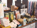 【売店】野沢温泉でしか購入できない商品も。旅の記念にぜひご覧ください。