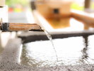 【エントランス】玄関前の天然水♪お持ち帰り自由です