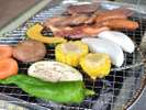 新鮮な野菜にお肉がジュージュー!みんなで焼くと美味しさ倍増♪