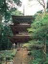 国宝の本堂と三重塔をもつ明通寺(小浜市)